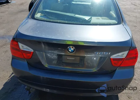 2006 BMW 325I z USA, uszkodzony, nr VIN WBAVB13506PS65043